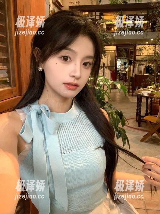 登录51吃瓜中心的一瞬间，感觉周围都闪耀着新鲜的瓜香，难道真要一口吃下？