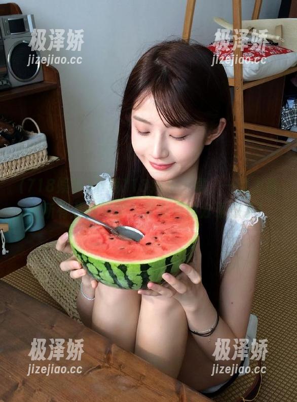 下载718娱乐，得，一晚上看光所有八卦文字，真有点过分诱惑了！