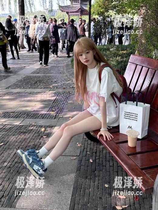 998su的网页背后，围绕着我和我的沙雕朋友们的聊天记录！