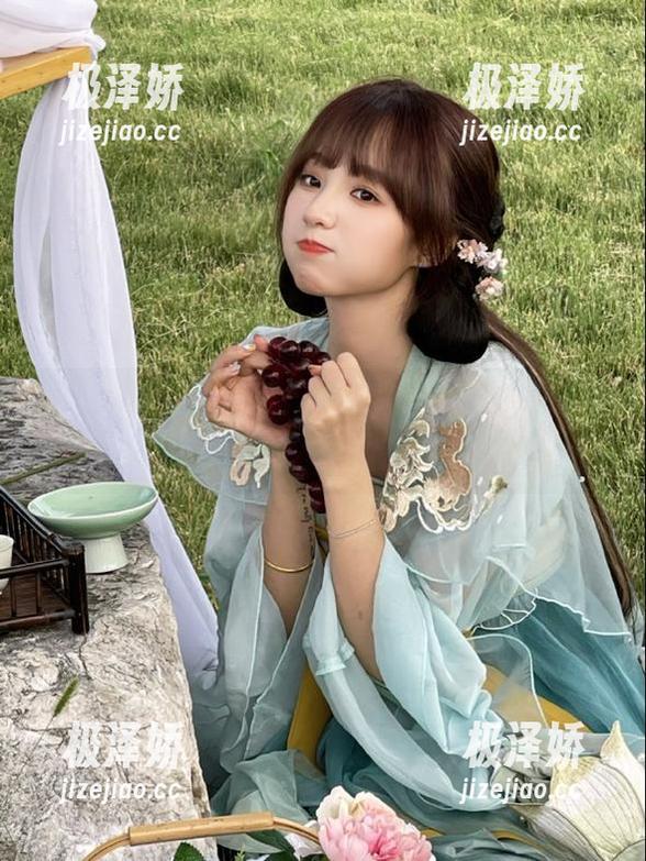 zztt21.ccm在线：让你分分钟看到八卦，脖子练成了肌肉！