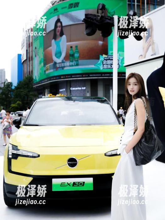 “九一黑料”的免费反差指南，教你从沙雕到女神只需一瞬间！