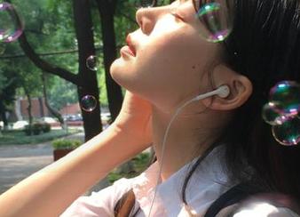 瓜农直通车：今日吃瓜传送门打开，收听大瓜的每日更新，不看你会后悔！