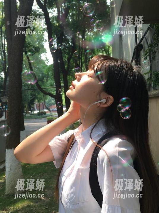 瓜农直通车：今日吃瓜传送门打开，收听大瓜的每日更新，不看你会后悔！