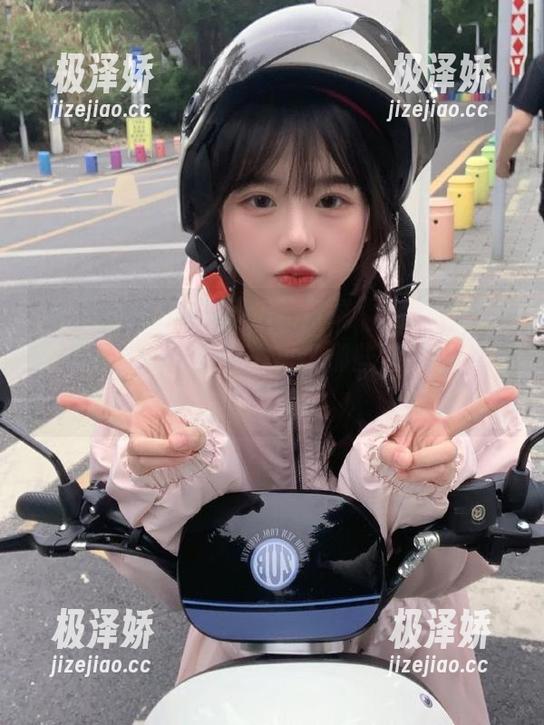 “吃瓜不打烊”就像个热情的摊贩，地址在你心里，那些猎奇瞬间等着你品味！