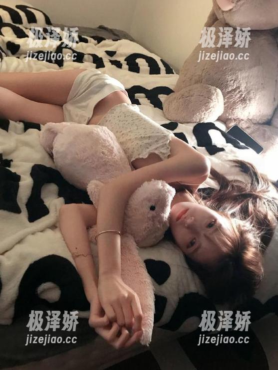网红黑料的最新传奇故事，吃瓜群众纷纷出动，不想错过每一口！
