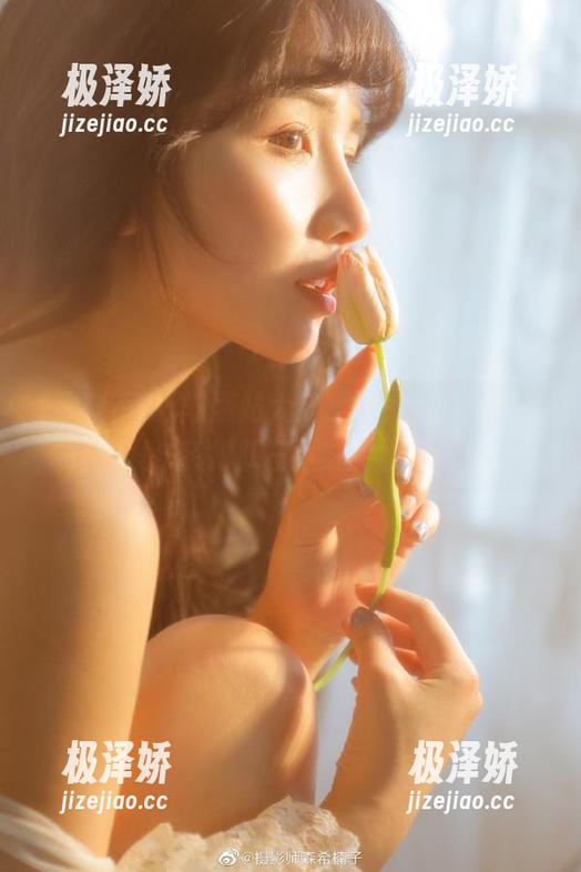 网站大门紧闭，我的黑料不打烊发布了排队三小时的心路历程。