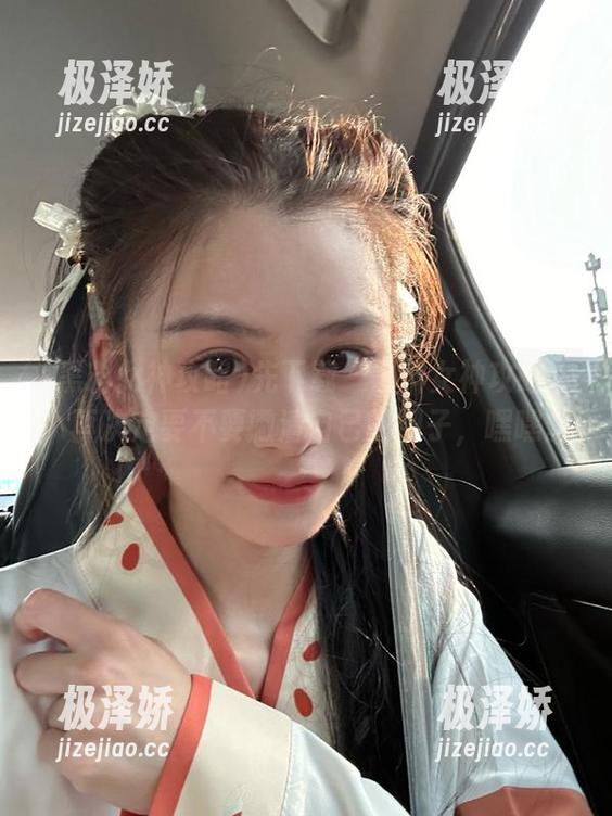 先下载“黑料女神攻略”，再决定要不要撇清自己的圈子，嘿嘿。