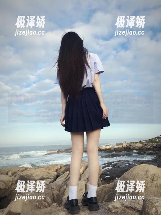 深夜翻黑料网网页，入口在那挨着流言蜚语的地方等着我？