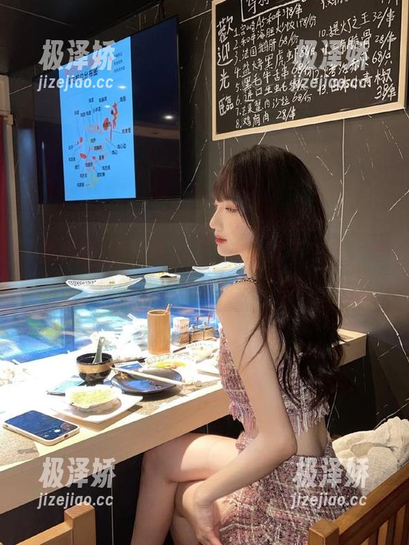 黑料网入口，来了就不想走，仿佛失重在八卦的宇宙里！